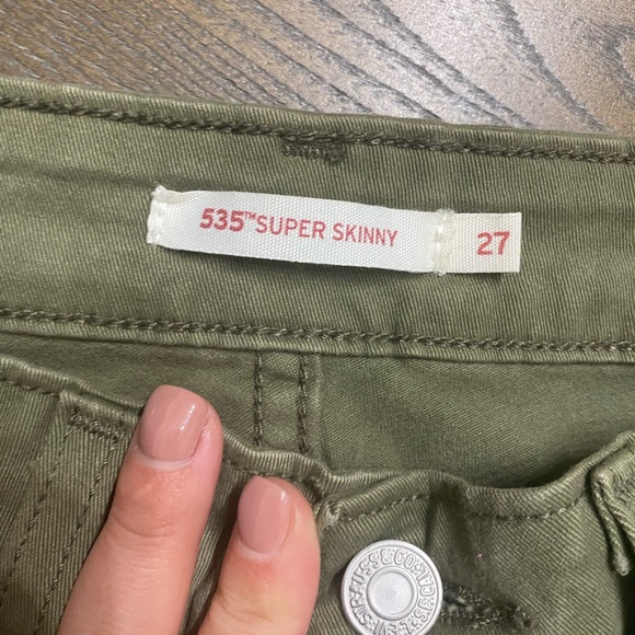 535 Super Skinny Levi’s - Picture 2 of 2